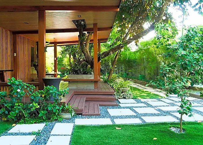 Silong: The Modern Bahay Kubo Отель