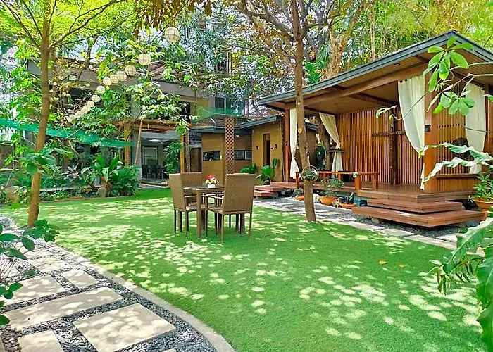 Silong: The Modern Bahay Kubo Манила