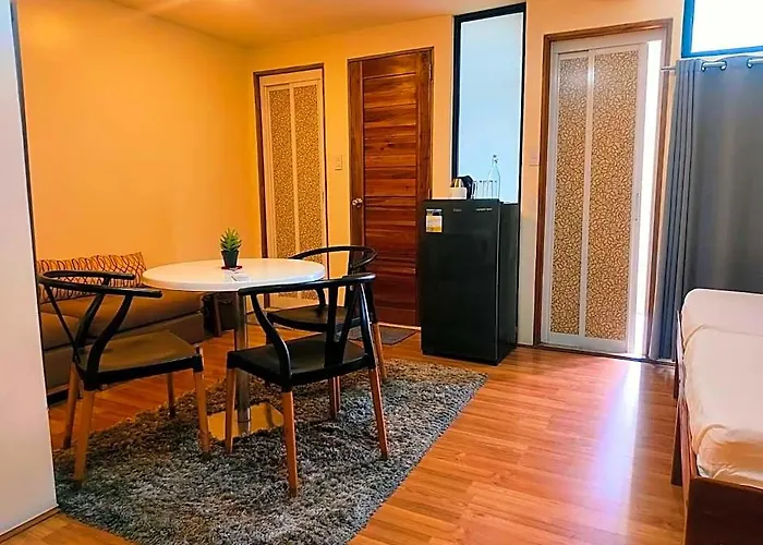 Silong: The Modern Bahay Kubo Отель Манила