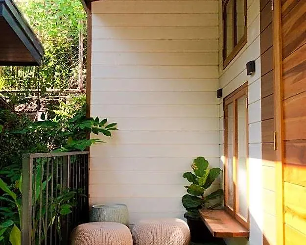 Silong: The Modern Bahay Kubo Отель Манила